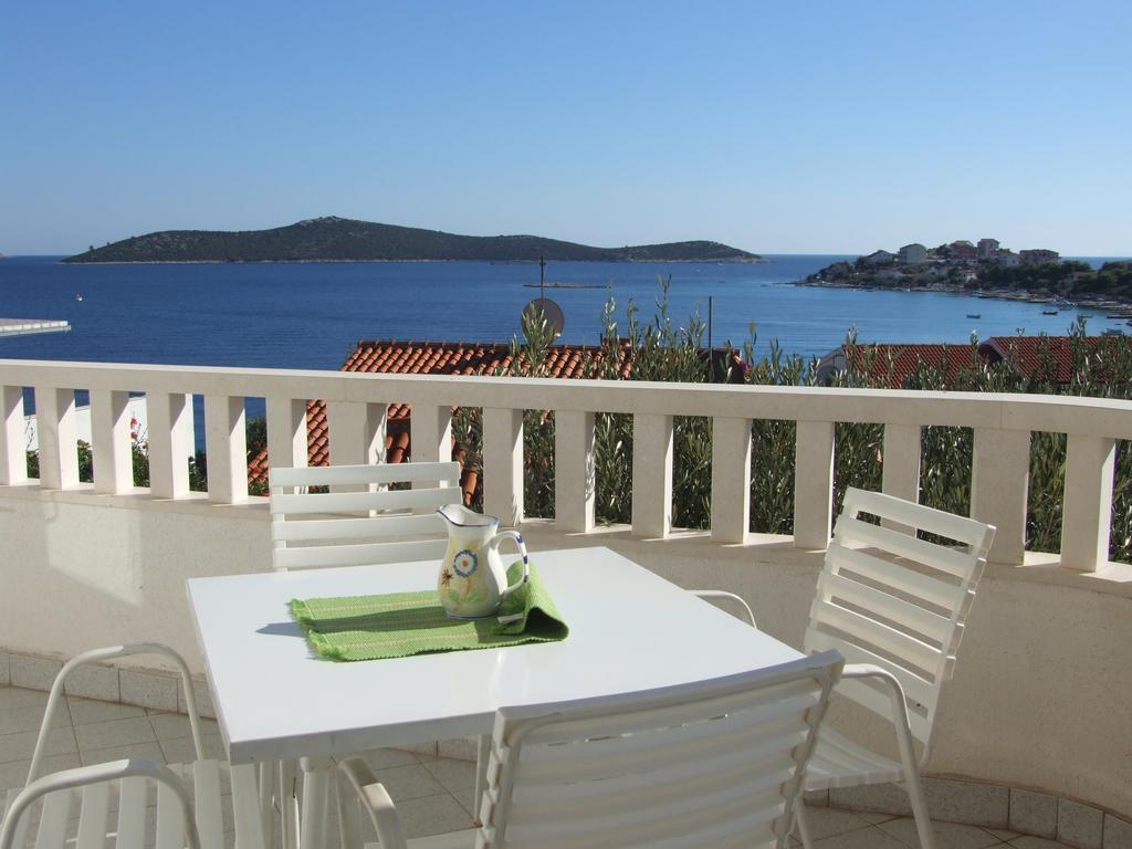Villa Mandina Sevid Exterior photo