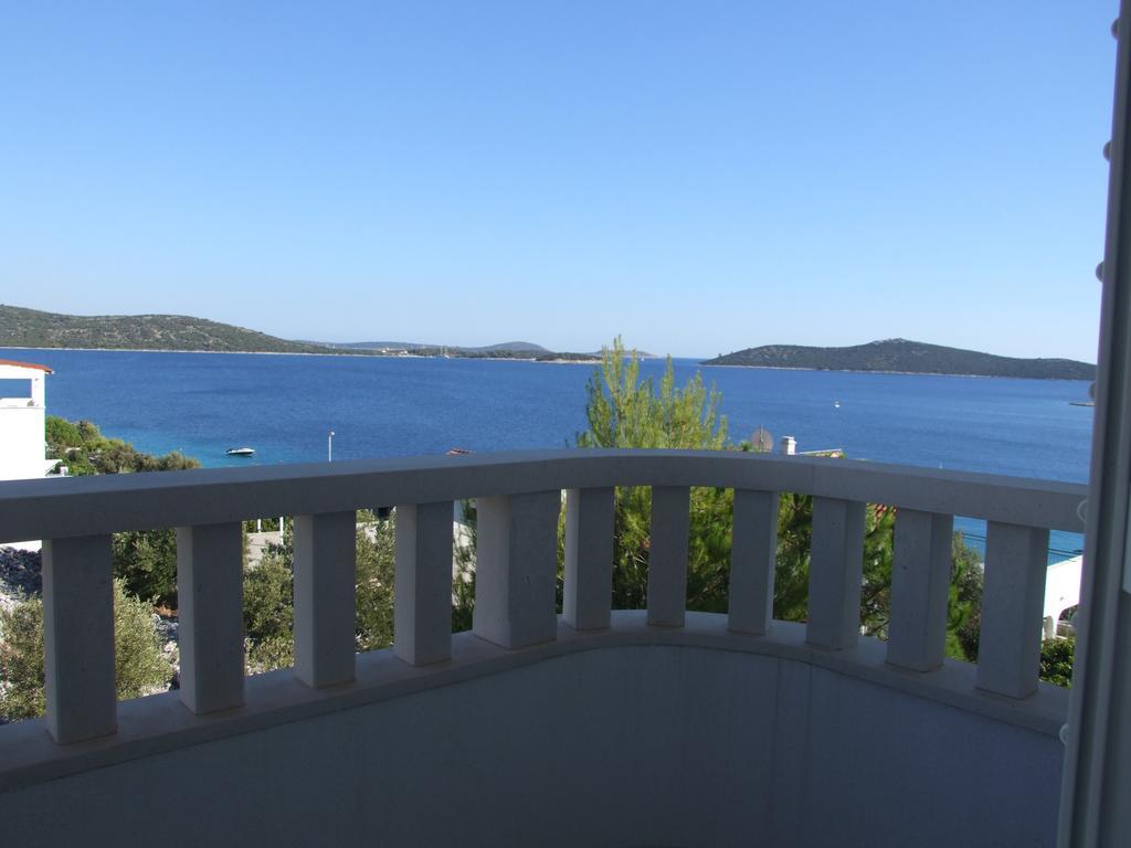 Villa Mandina Sevid Exterior photo