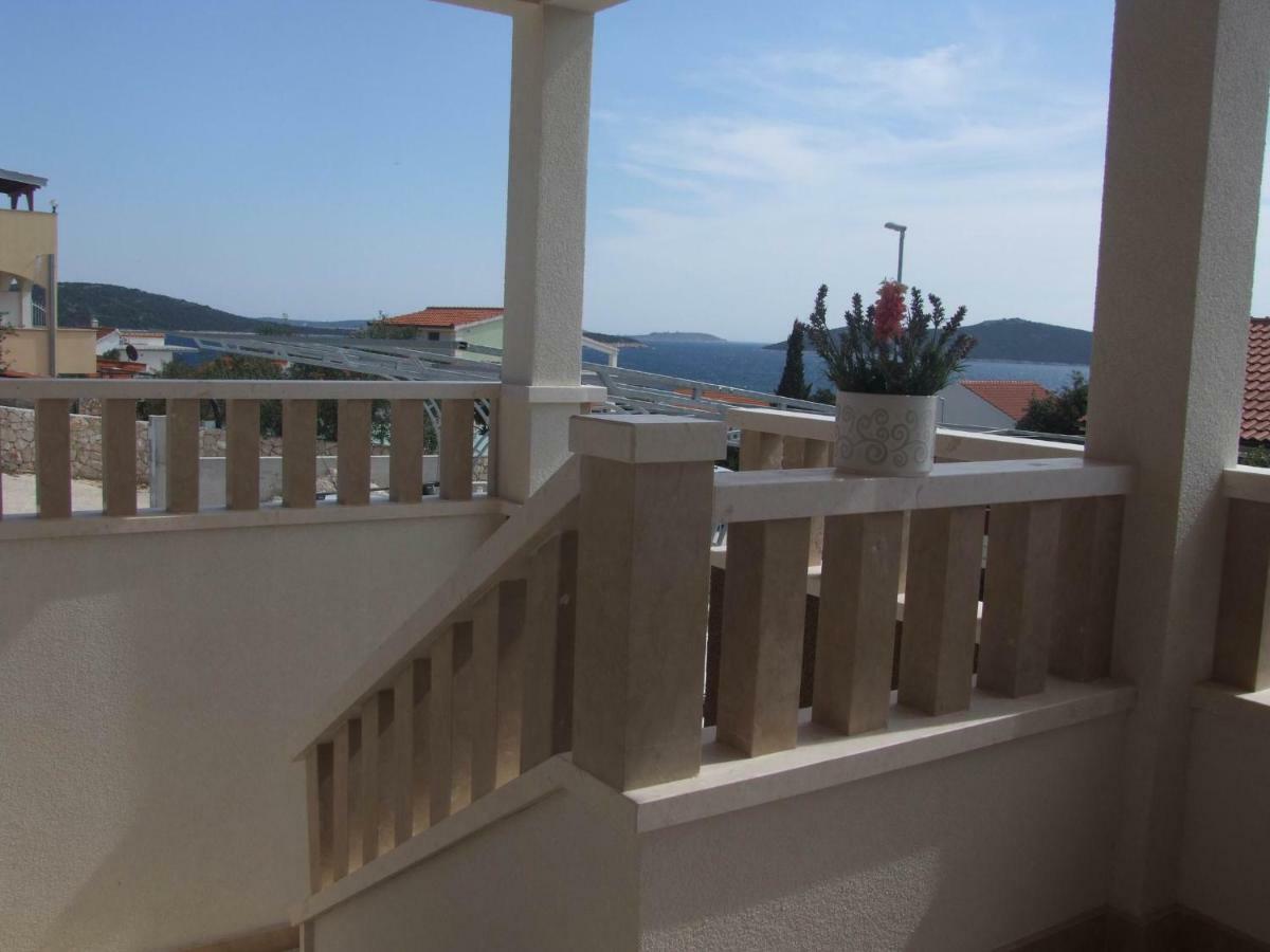 Villa Mandina Sevid Exterior photo