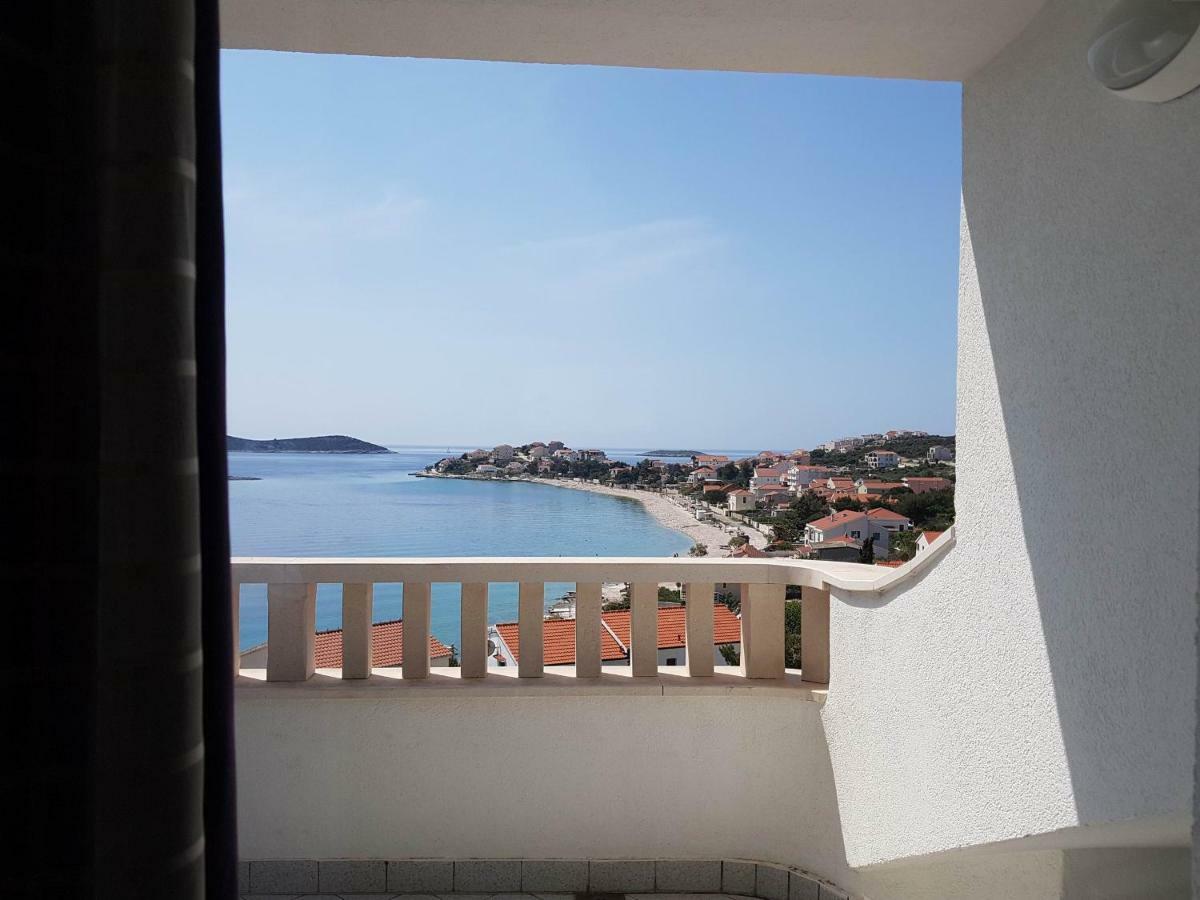 Villa Mandina Sevid Exterior photo
